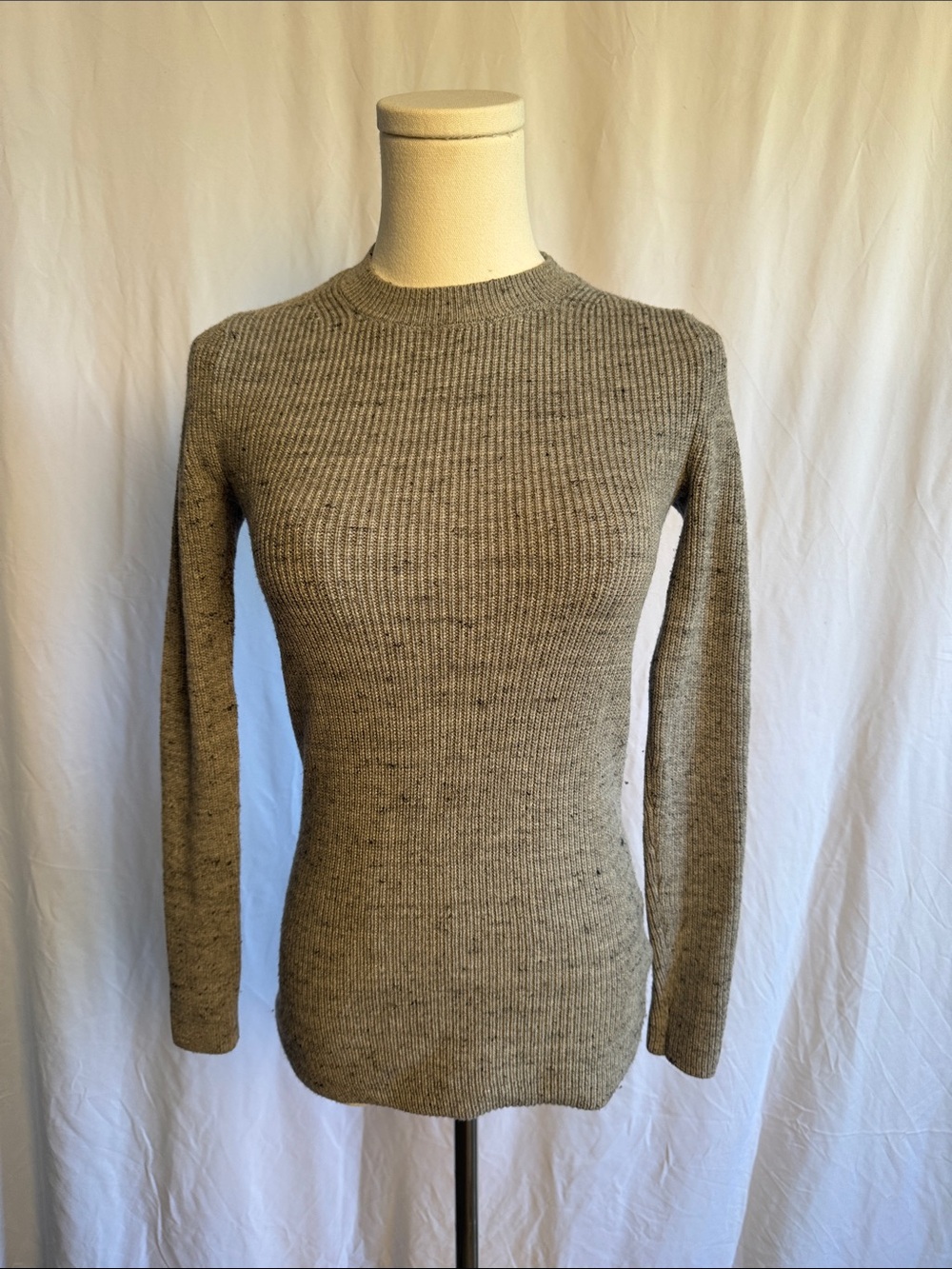 Banana Republic Heather Gray Ribbed Crewneck Sweater